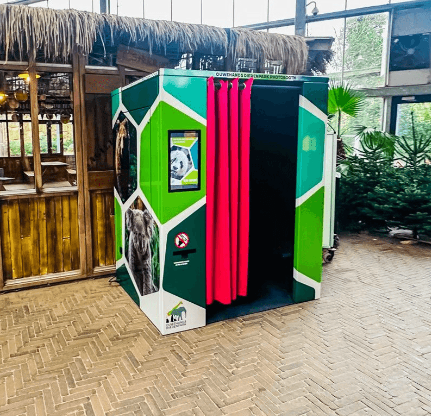 Lach je Lens branded fotohokje met branding voor Ouwehands Dierenpark.